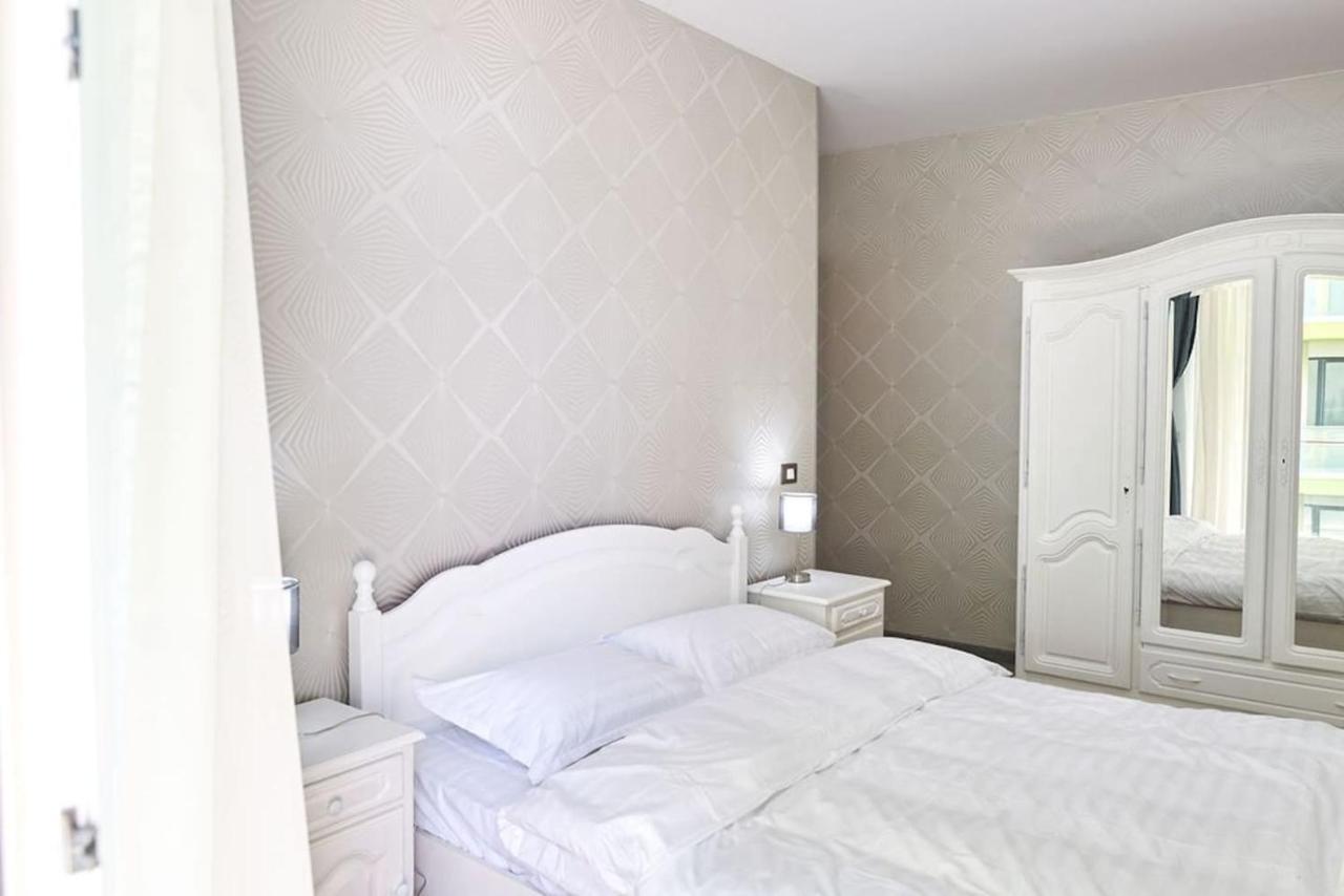 Blue Apartment In Spa N Pool Beach Resort Navodari Bagian luar foto